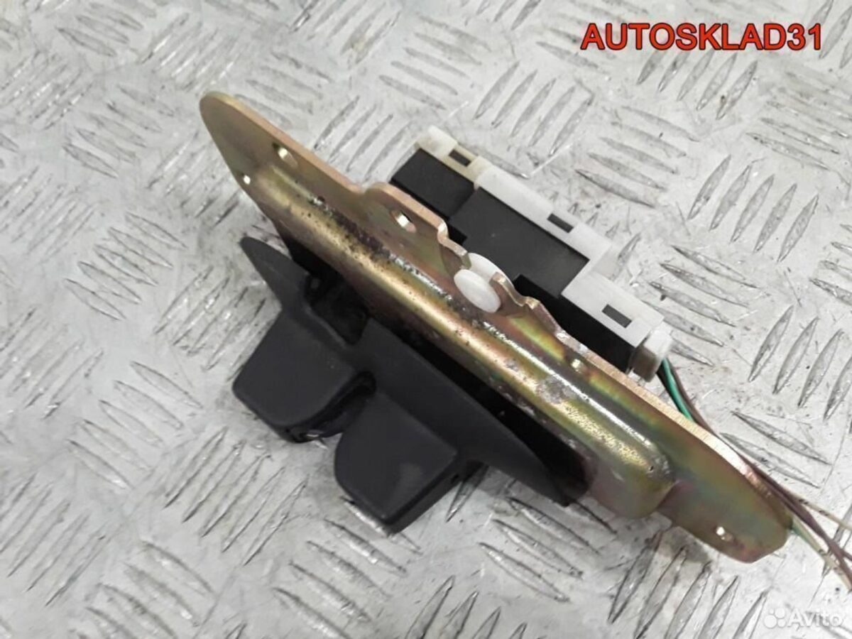 Замок багажника Renault Espace 4 8200090484 - АвтоСклад31.рф - авторазборка контрактные б/у запчасти в г. Белгород