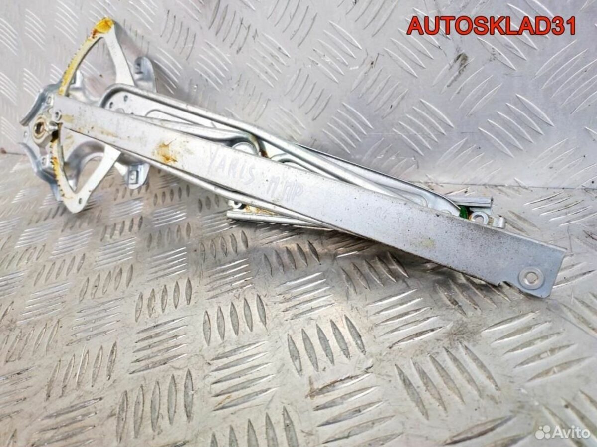 Стеклоподъемник передний правый Toyota Yaris - АвтоСклад31.рф - авторазборка контрактные б/у запчасти в г. Белгород