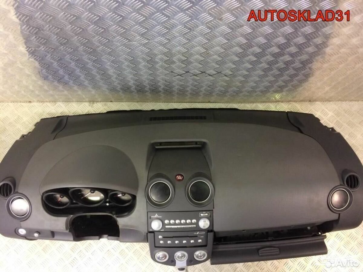 Торпедо Голое Mitsubishi Colt MR951725HA - АвтоСклад31.рф - авторазборка контрактные б/у запчасти в г. Белгород