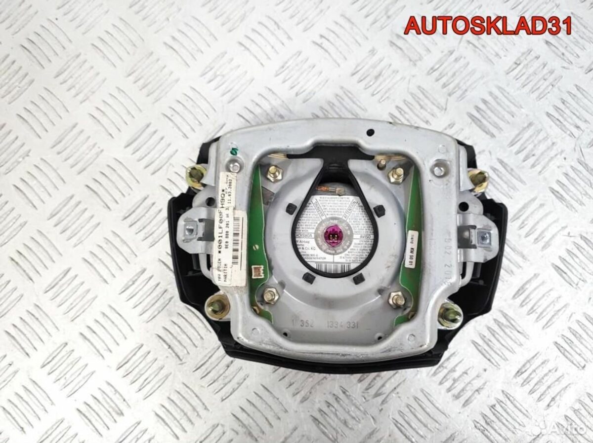 Подушка безопасности в руль Audi A4 B6 8E0880201AA - АвтоСклад31.рф - авторазборка контрактные б/у запчасти в г. Белгород