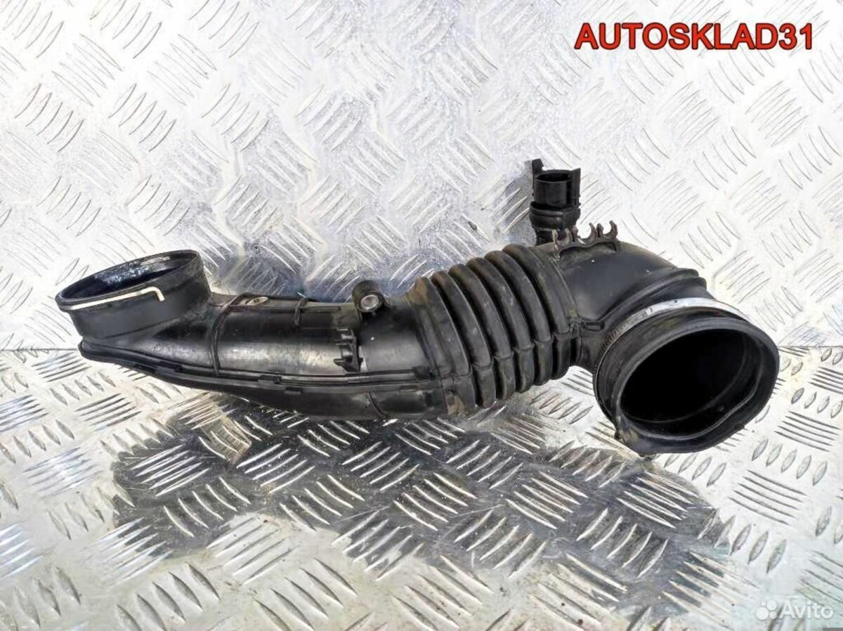 Патрубок воздушного фильтра BMW E90 13717804846 - АвтоСклад31.рф - авторазборка контрактные б/у запчасти в г. Белгород