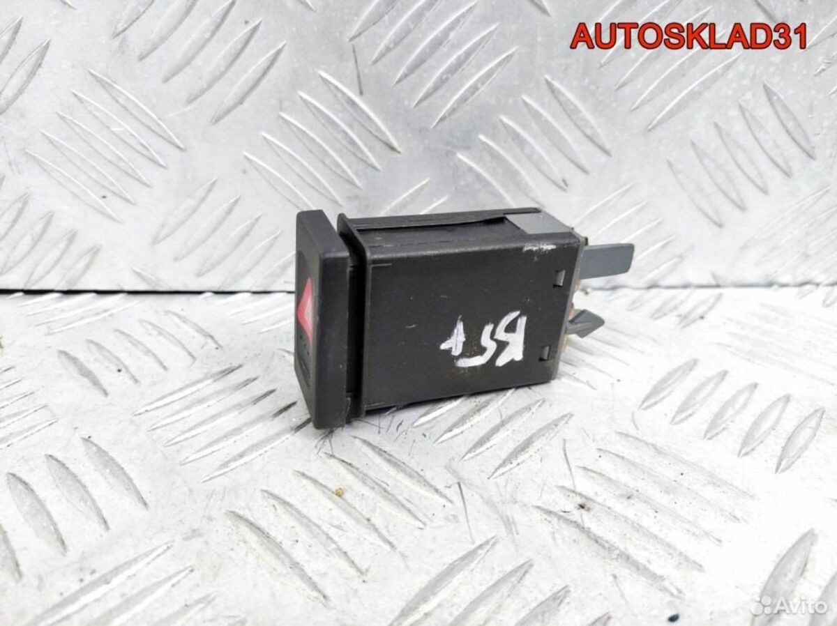 Кнопка аварийной сигнализации Passat B5 3B0953235D - АвтоСклад31.рф - авторазборка контрактные б/у запчасти в г. Белгород