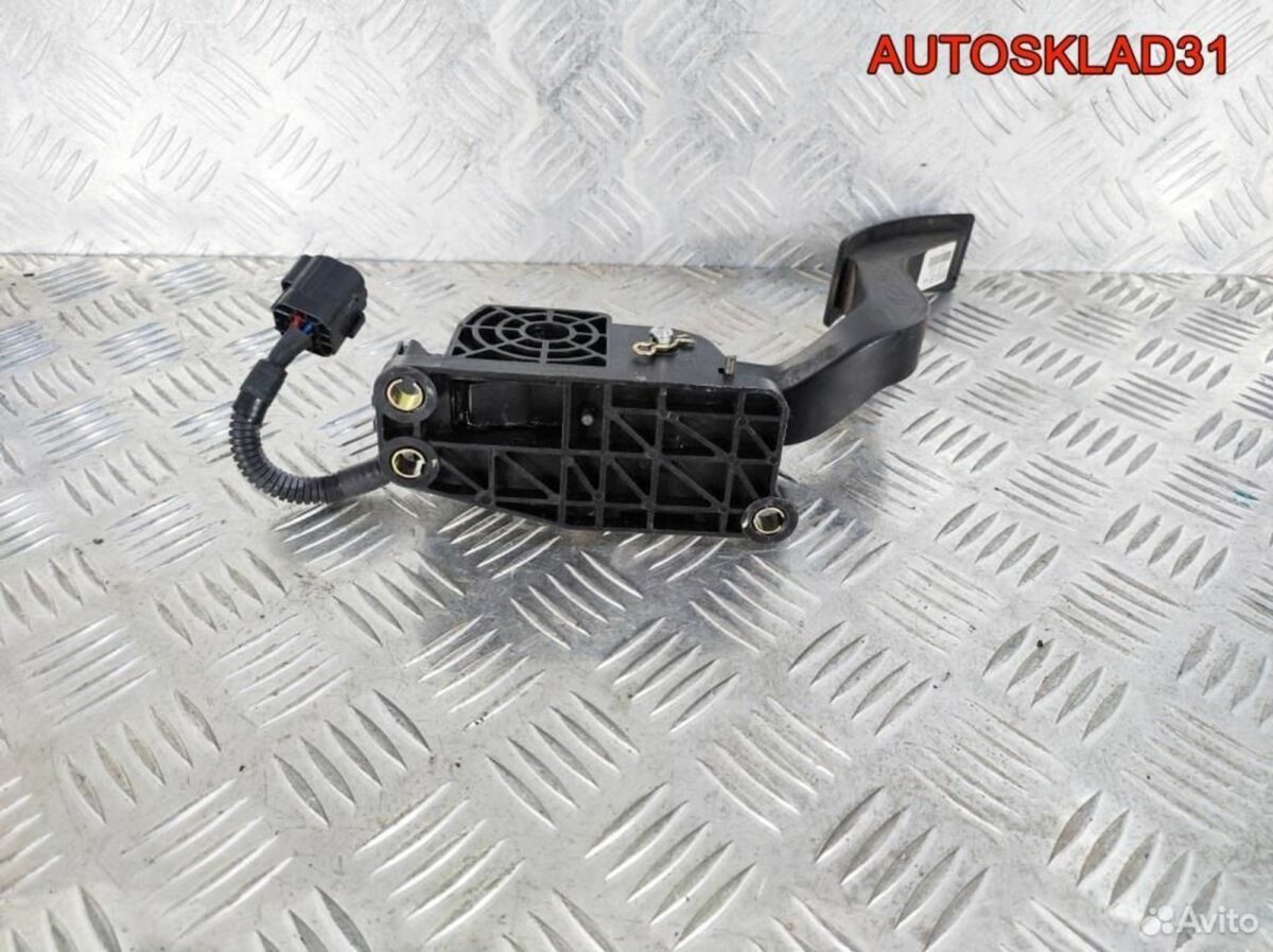 Педаль газа Kia Rio 327261G800 Дизель - АвтоСклад31.рф - авторазборка контрактные б/у запчасти в г. Белгород