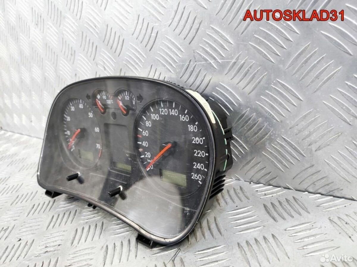 Панель приборов Volkswagen Golf 4 1J0920805C - АвтоСклад31.рф - авторазборка контрактные б/у запчасти в г. Белгород