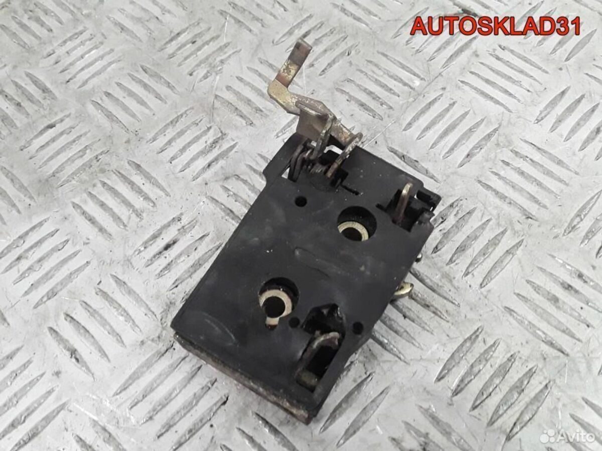 Замок двери передней правой Passat B4 357837016G - АвтоСклад31.рф - авторазборка контрактные б/у запчасти в г. Белгород
