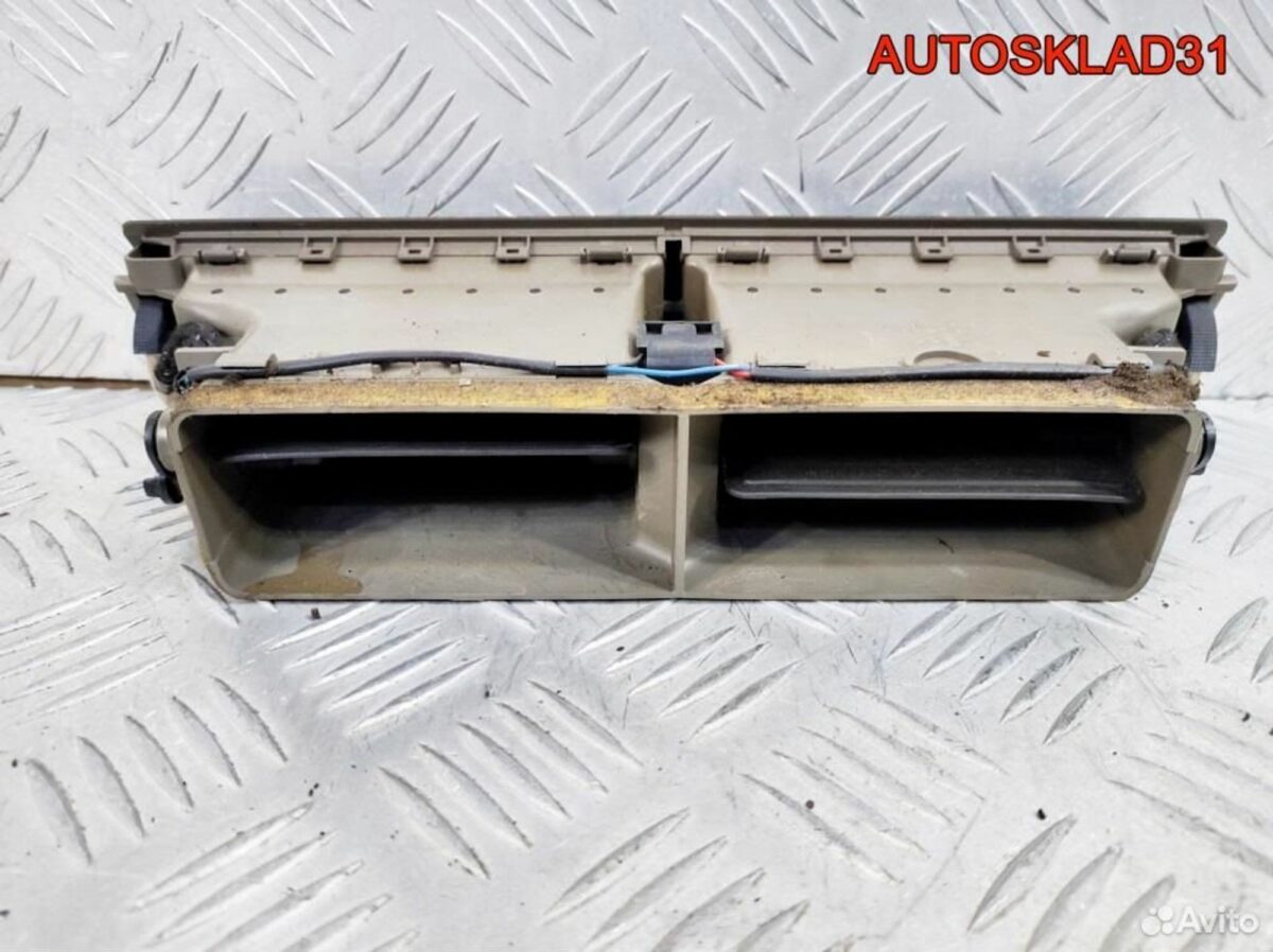 Дефлектор воздушный Audi A4 B6 8E0820951H - АвтоСклад31.рф - авторазборка контрактные б/у запчасти в г. Белгород