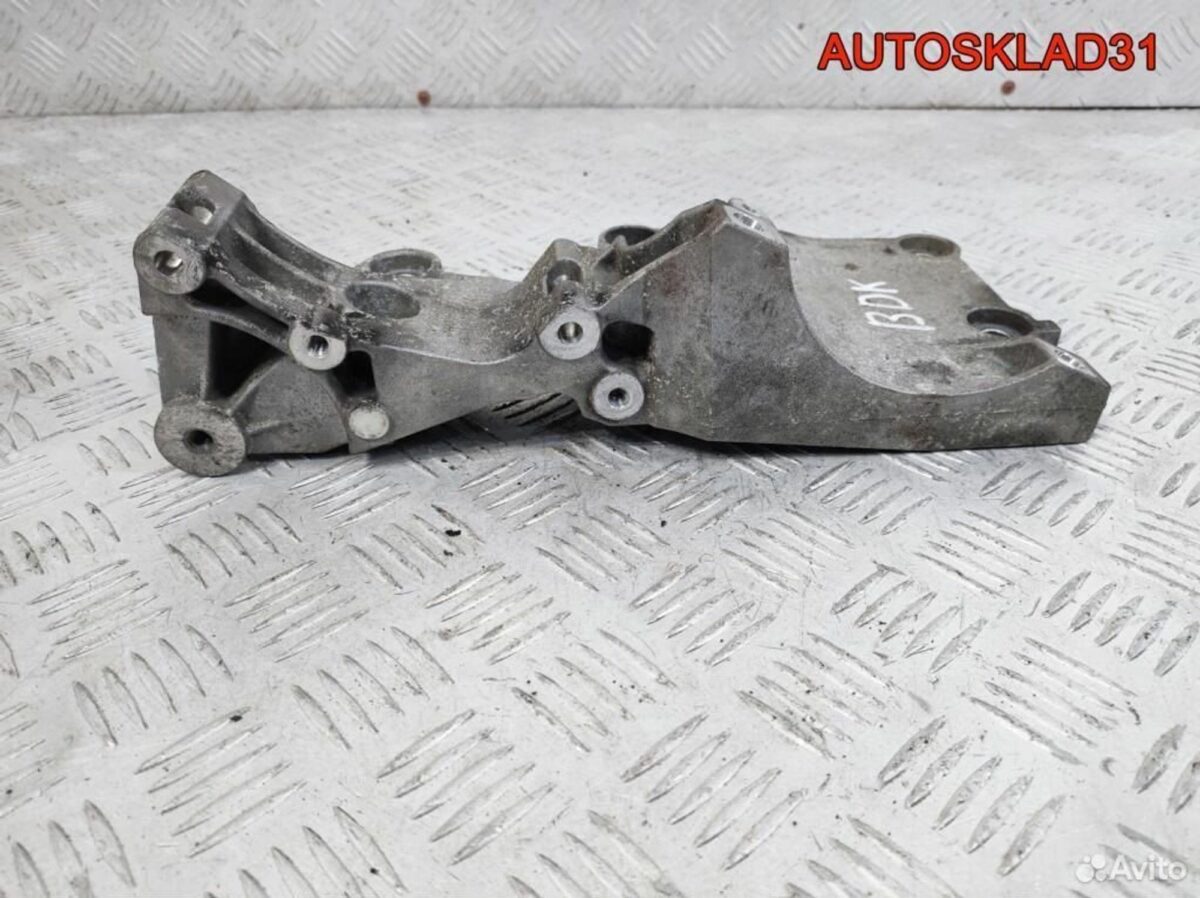 Кронштейн генератора VW Golf 5 2.0 BDK 03G903143A - АвтоСклад31.рф - авторазборка контрактные б/у запчасти в г. Белгород