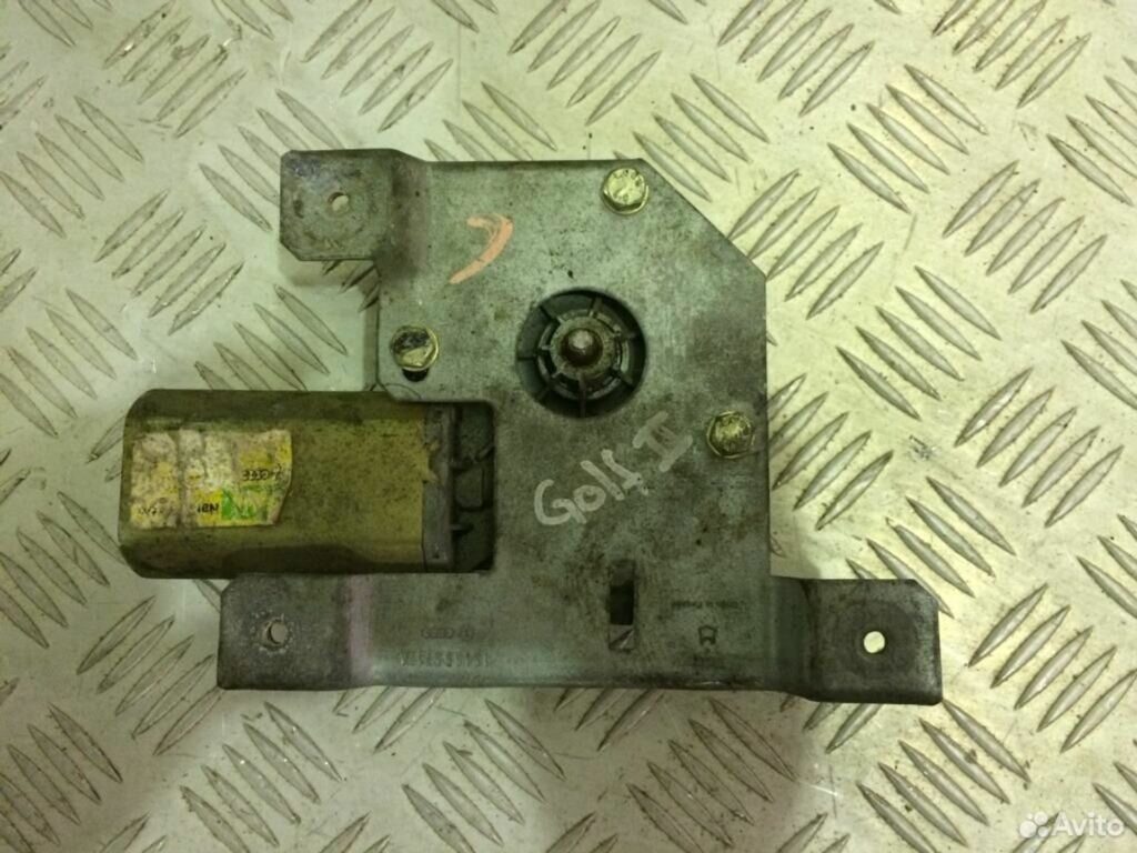 Моторчик стеклоочистителя задний Volkswagen Golf 2 - АвтоСклад31.рф - авторазборка контрактные б/у запчасти в г. Белгород Моторчик стеклоочистителя задний Volkswagen Golf 2 - АвтоСклад31.рф - авторазборка контрактные б/у запчасти в г. Белгород