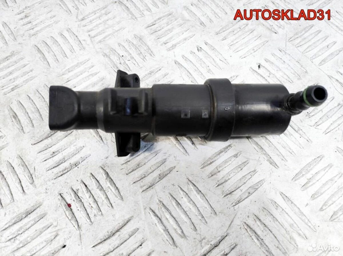 Форсунка омывателя правая VW Golf 4 1J0955978B - АвтоСклад31.рф - авторазборка контрактные б/у запчасти в г. Белгород