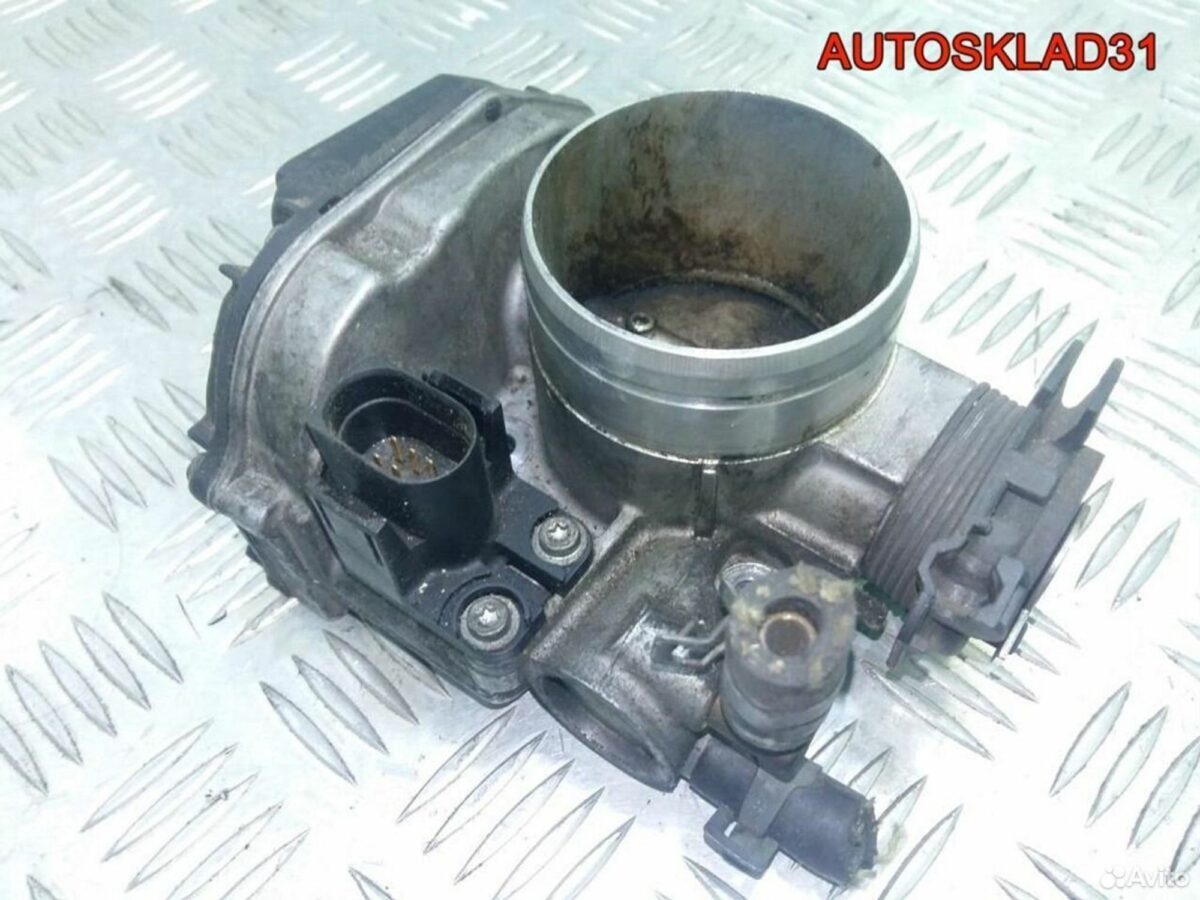 Заслонка дроссельная Volkswagen Golf 4 06A133064J - АвтоСклад31.рф - авторазборка контрактные б/у запчасти в г. Белгород