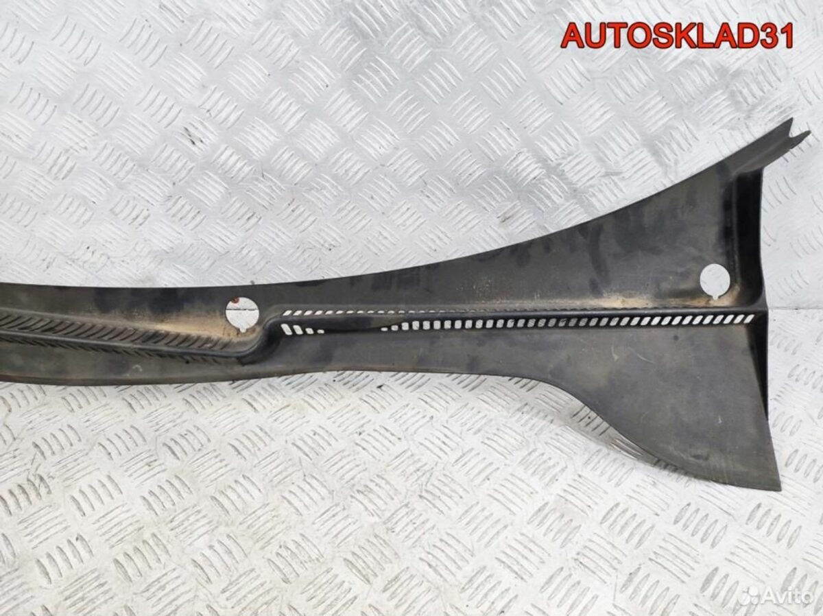 Решетка стеклоочистителя VW Golf 5 1K1819415A - АвтоСклад31.рф - авторазборка контрактные б/у запчасти в г. Белгород