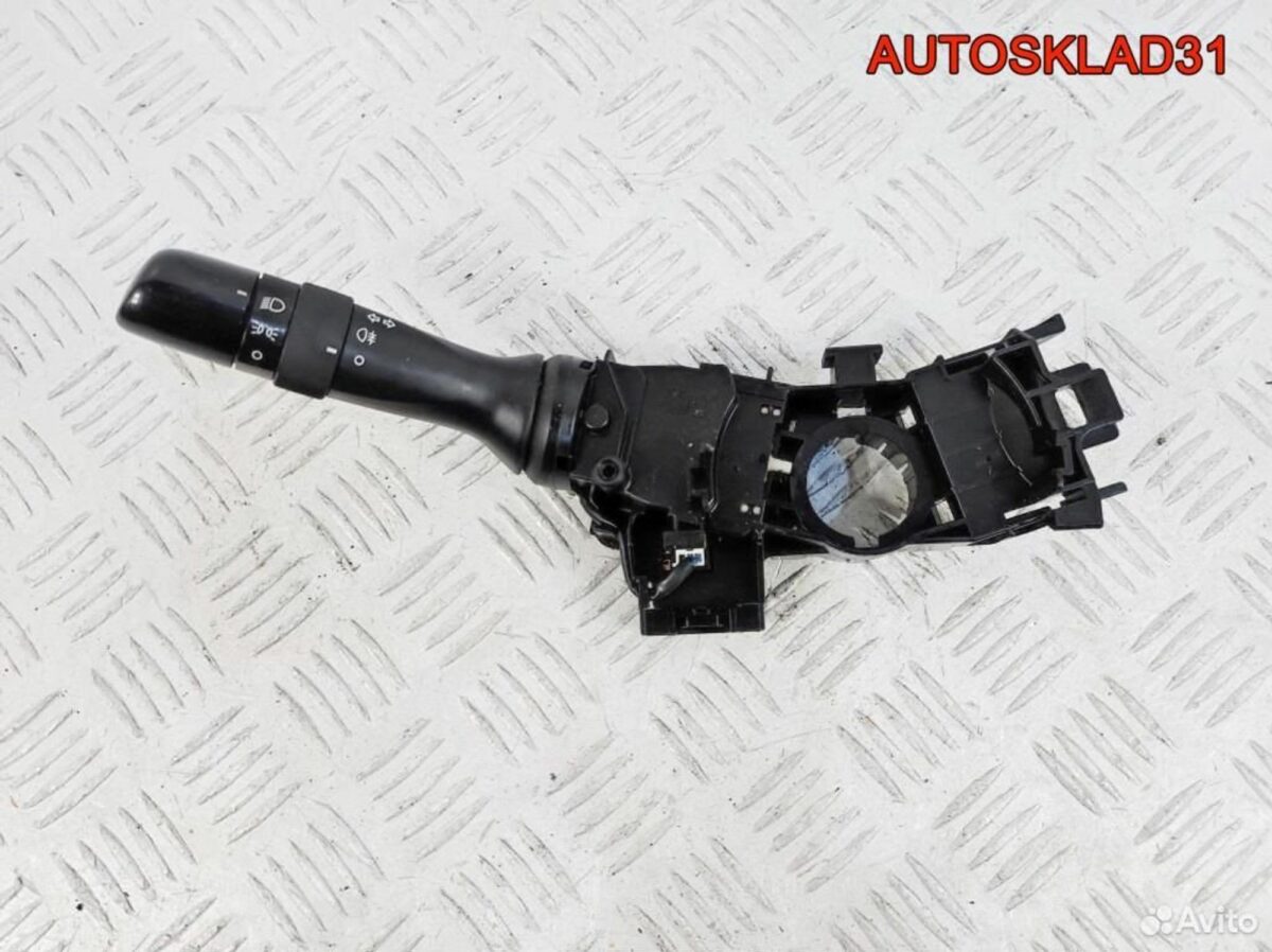 Переключатель поворотов Toyota Yaris - АвтоСклад31.рф - авторазборка контрактные б/у запчасти в г. Белгород