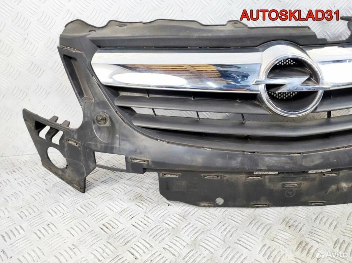 Решетка радиатора Opel Corsa D 13179940 - АвтоСклад31.рф - авторазборка контрактные б/у запчасти в г. Белгород