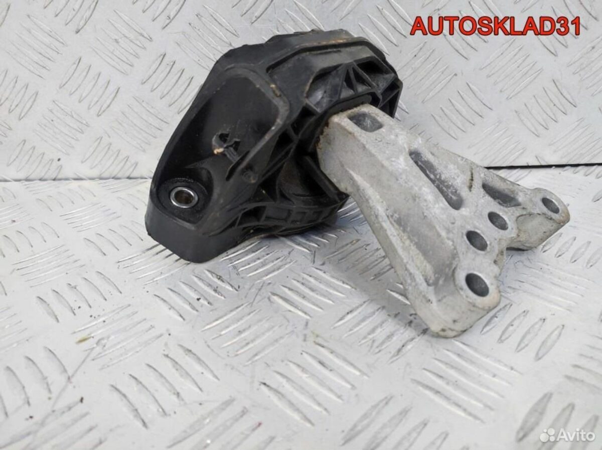 Опора двигателя правая Peugeot 208 9676771080 - АвтоСклад31.рф - авторазборка контрактные б/у запчасти в г. Белгород