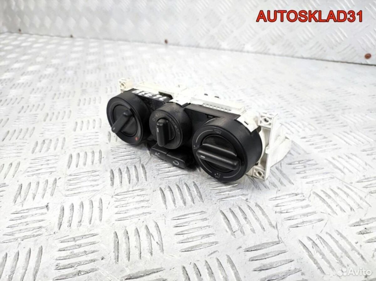 Блок управления отопителем VW Beetle 1C0820045D - АвтоСклад31.рф - авторазборка контрактные б/у запчасти в г. Белгород