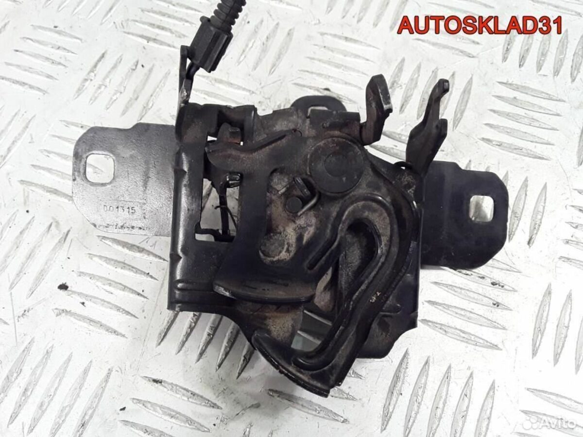 Замок капота Volkswagen Golf 4 1J0823509C - АвтоСклад31.рф - авторазборка контрактные б/у запчасти в г. Белгород