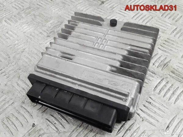 Фланец системы охлаждения VW Passat B5+ 038121121B - АвтоСклад31.рф - авторазборка контрактные б/у запчасти в г. Белгород