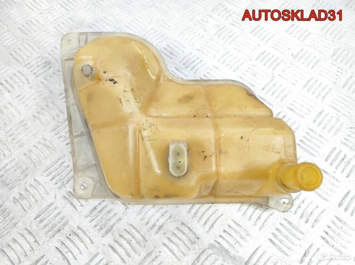 Бачок расширительный Audi A6 C5 4B0121403 - АвтоСклад31.рф - авторазборка контрактные б/у запчасти в г. Белгород