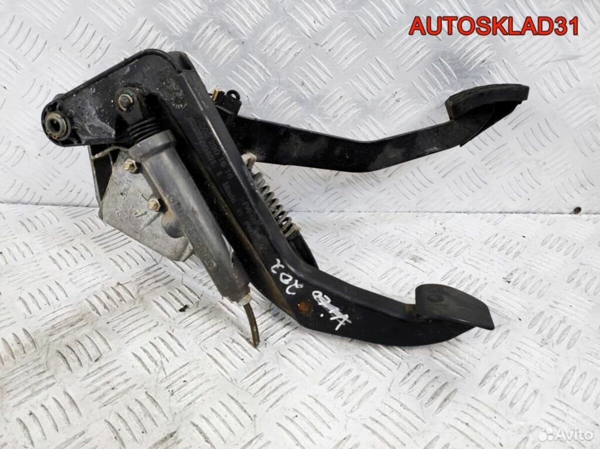 Блок педалей МКПП Mercedes Benz W202 A2022901516 - АвтоСклад31.рф - авторазборка контрактные б/у запчасти в г. Белгород