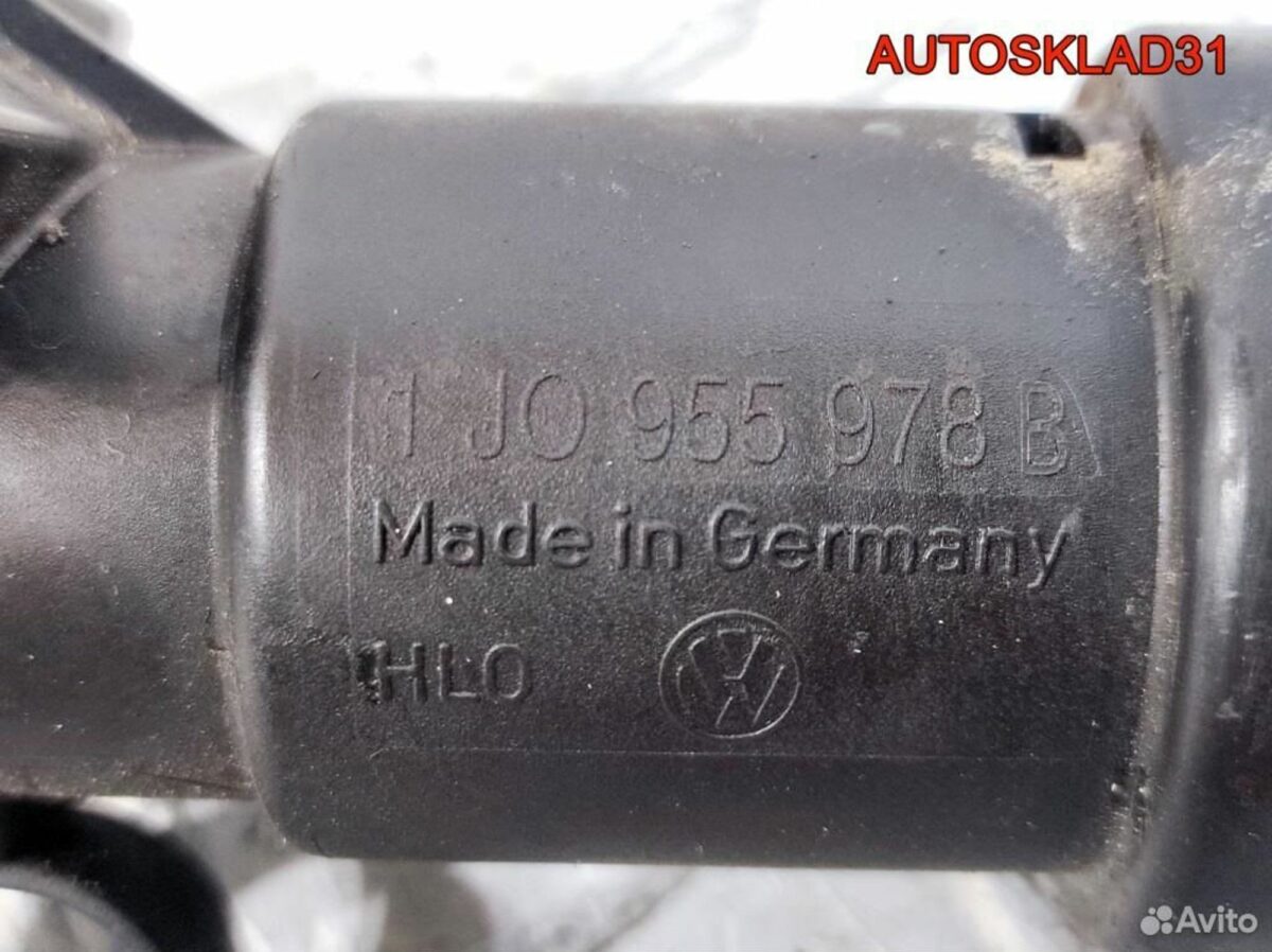 Форсунка омывателя правая VW Golf 4 1J0955978B - АвтоСклад31.рф - авторазборка контрактные б/у запчасти в г. Белгород