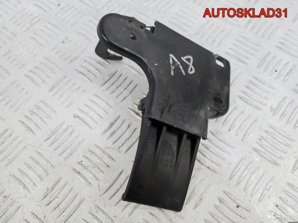 Крючок капота Audi A8 D3 4E0823485B - АвтоСклад31.рф - авторазборка контрактные б/у запчасти в г. Белгород Крючок капота Audi A8 D3 4E0823485B - АвтоСклад31.рф - авторазборка контрактные б/у запчасти в г. Белгород