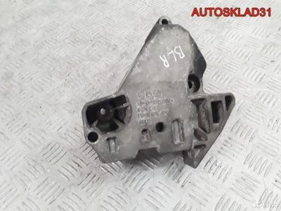 Кронштейн двигателя правый VW Passat B6 2.0 BLR - АвтоСклад31.рф - авторазборка контрактные б/у запчасти в г. Белгород