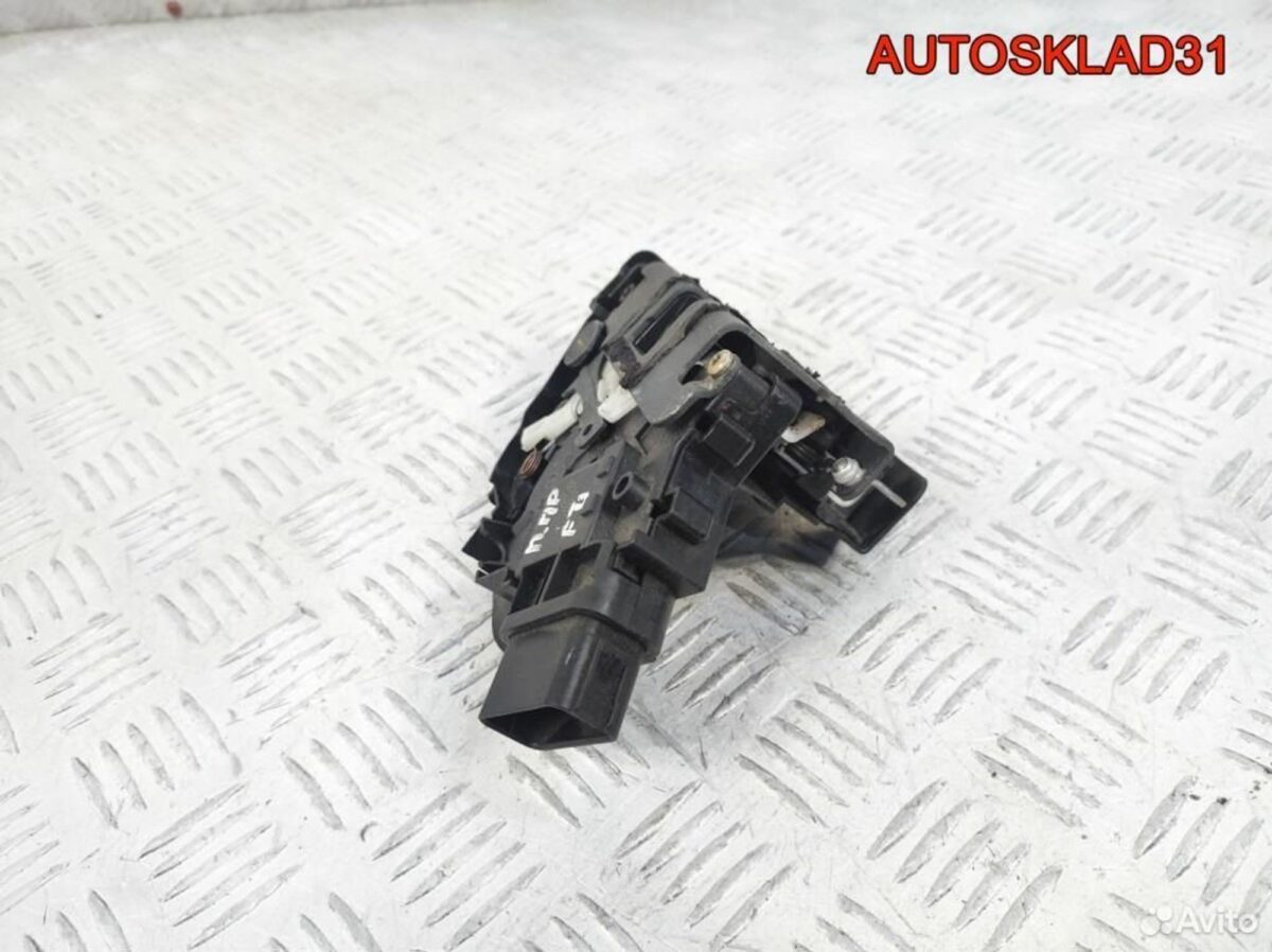 Замок двери перед правой Ford Focus 2 3M5AR21812AK - АвтоСклад31.рф - авторазборка контрактные б/у запчасти в г. Белгород
