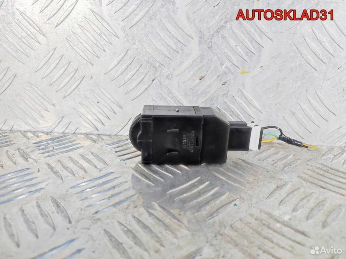 Кнопка корректора фар Mitsubishi Carisma MR114337 - АвтоСклад31.рф - авторазборка контрактные б/у запчасти в г. Белгород