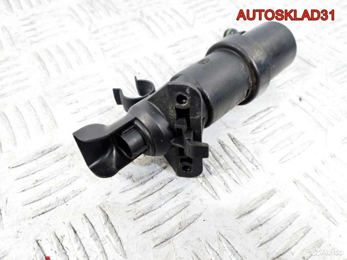 Форсунка омывателя правая VW Golf 4 1J0955978B - АвтоСклад31.рф - авторазборка контрактные б/у запчасти в г. Белгород