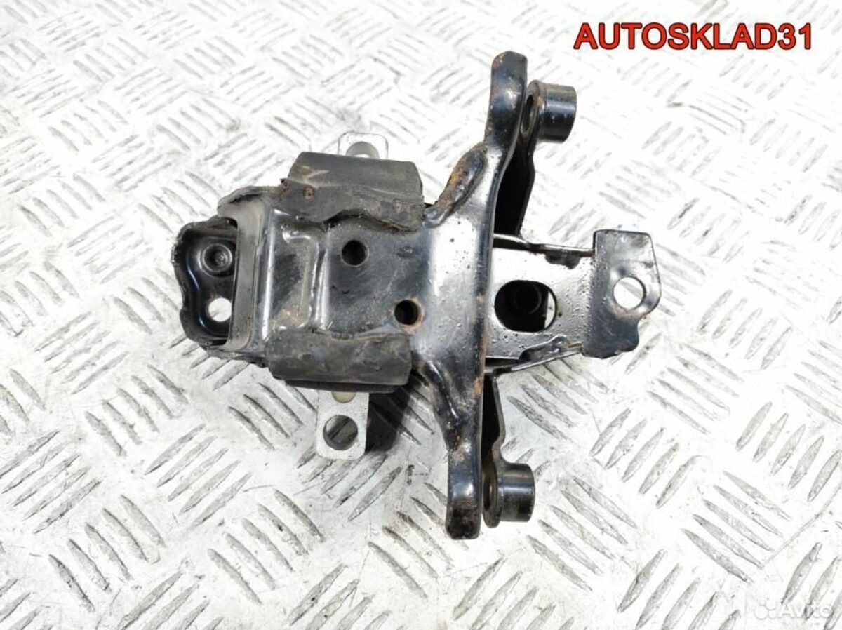 Опора кпп левая Volkswagen Polo 6Q0199555AD - АвтоСклад31.рф - авторазборка контрактные б/у запчасти в г. Белгород