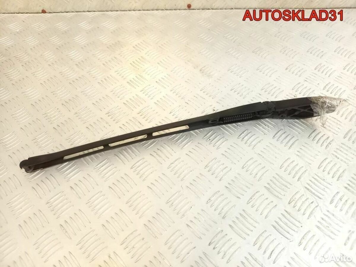 Поводок стеклоочистителя правый 4E1955408B - АвтоСклад31.рф - авторазборка контрактные б/у запчасти в г. Белгород