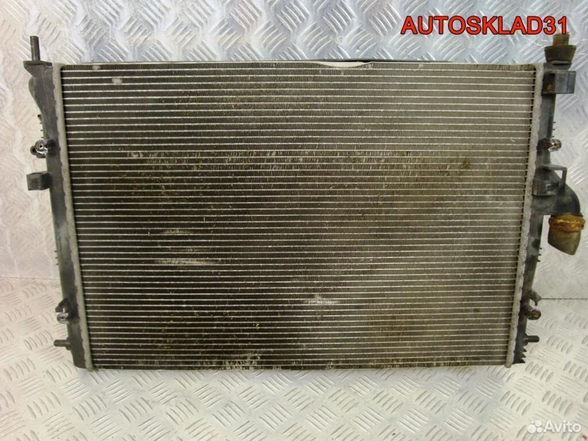 Радиатор охлаждения основной Renault Sandero - АвтоСклад31.рф - авторазборка контрактные б/у запчасти в г. Белгород Радиатор охлаждения основной Renault Sandero - АвтоСклад31.рф - авторазборка контрактные б/у запчасти в г. Белгород