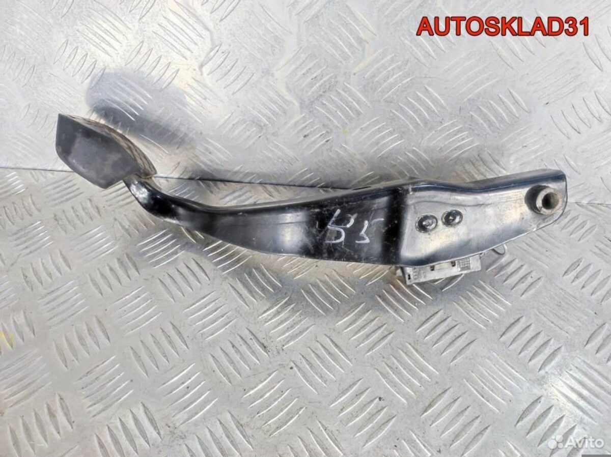 Педаль тормоза МКПП VW Passat B5 8D1721140 - АвтоСклад31.рф - авторазборка контрактные б/у запчасти в г. Белгород