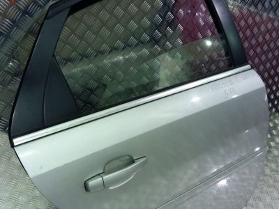 Дверь задняя правая голая Opel Vectra C Хетчбэк - АвтоСклад31.рф - авторазборка контрактные б/у запчасти в г. Белгород