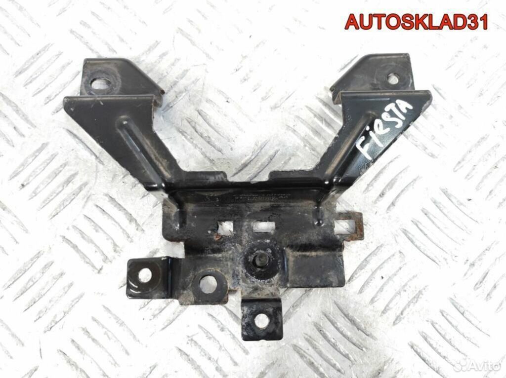 Кронштейн замка капота Ford Fiesta 6 8v51a16860aa - АвтоСклад31.рф - авторазборка контрактные б/у запчасти в г. Белгород Кронштейн замка капота Ford Fiesta 6 8v51a16860aa - АвтоСклад31.рф - авторазборка контрактные б/у запчасти в г. Белгород
