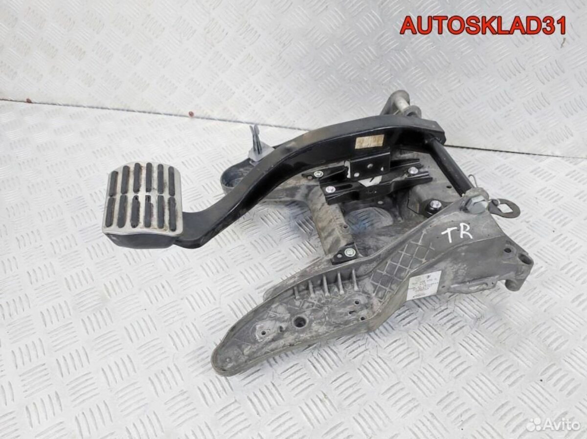 Педаль тормоза АКПП VW Touareg 7L0723142B - АвтоСклад31.рф - авторазборка контрактные б/у запчасти в г. Белгород
