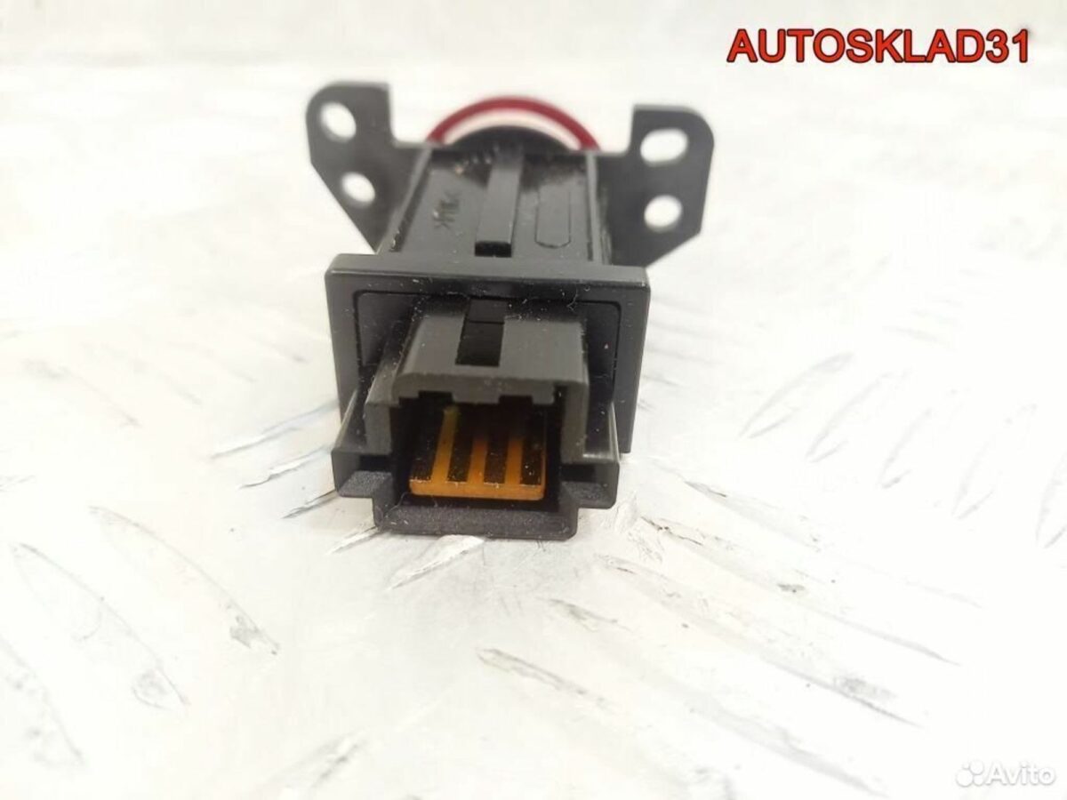 Кнопка аварийной сигнализации Mitsubishi Colt Z3 - АвтоСклад31.рф - авторазборка контрактные б/у запчасти в г. Белгород