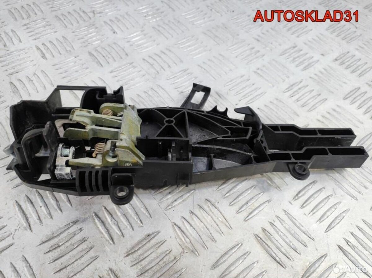 Кронштейн ручки задней левой BMW E90 51227199839 - АвтоСклад31.рф - авторазборка контрактные б/у запчасти в г. Белгород