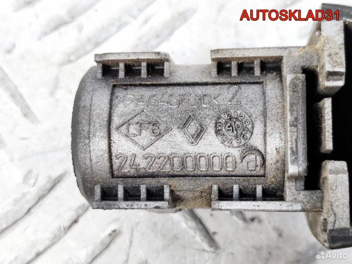 Ручка двери наружная п/п Renault Megane 8200289825 - АвтоСклад31.рф - авторазборка контрактные б/у запчасти в г. Белгород