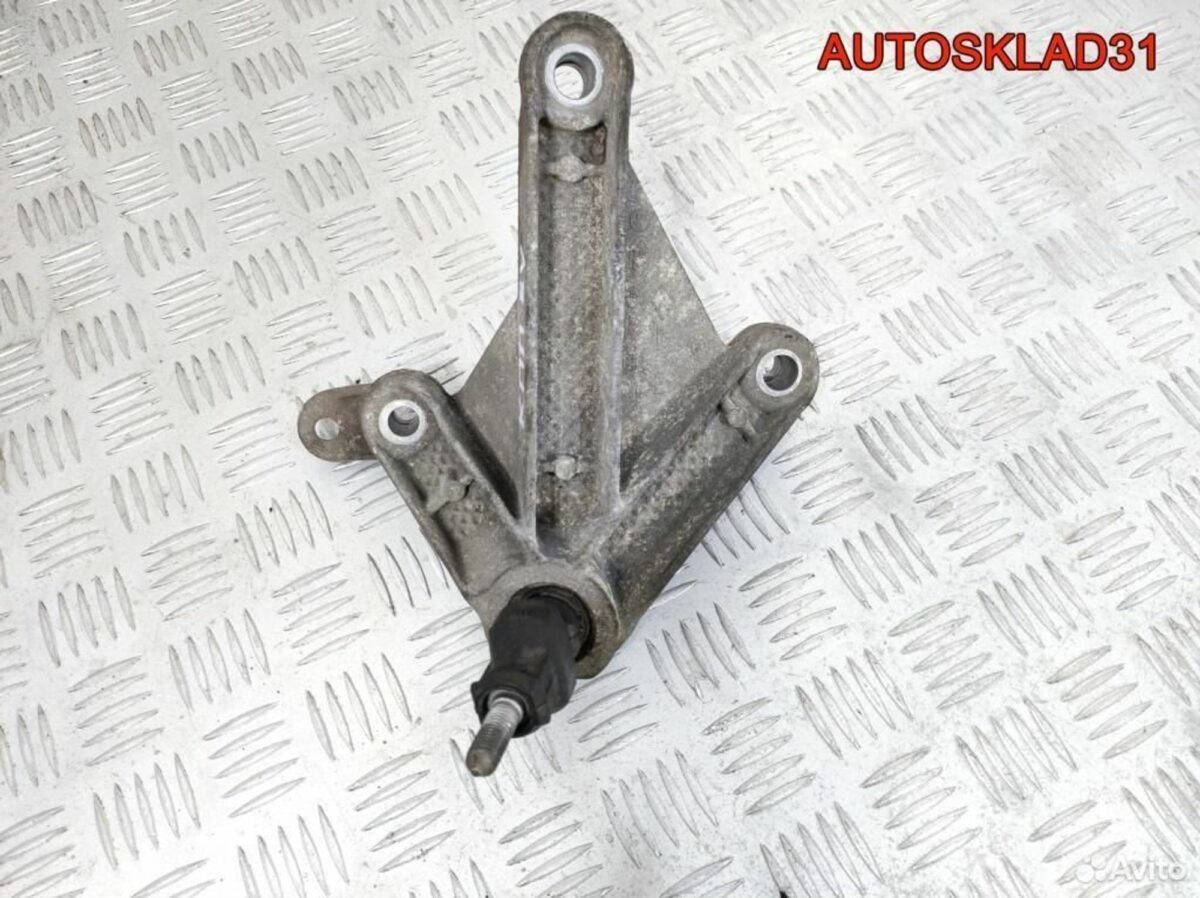Кронштейн кпп Renault Megane 2 8200043084 - АвтоСклад31.рф - авторазборка контрактные б/у запчасти в г. Белгород