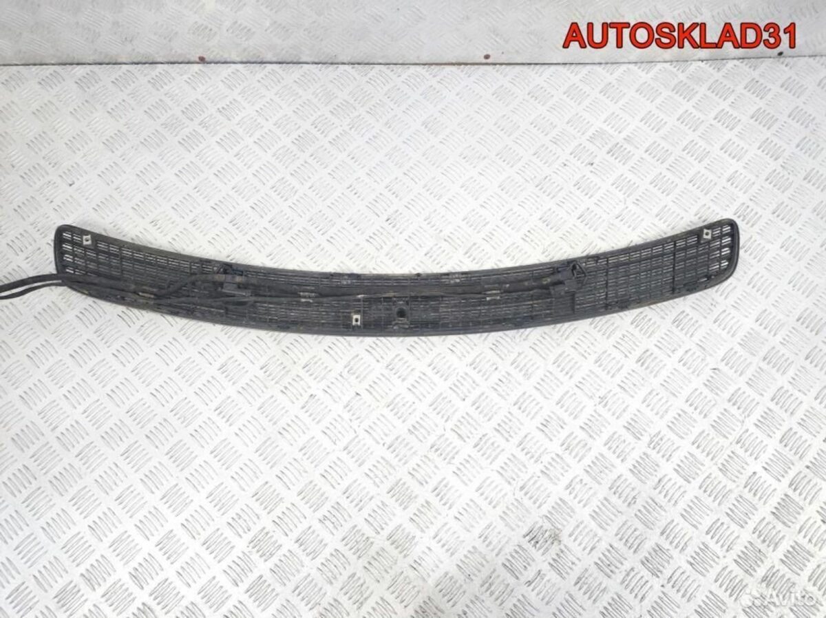 Решетка в капот Mercedes Benz W203 A2038801905 - АвтоСклад31.рф - авторазборка контрактные б/у запчасти в г. Белгород