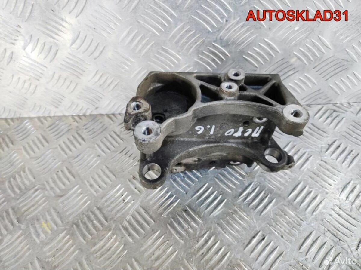 Кронштейн генератора Peugeot 307 9637349380 - АвтоСклад31.рф - авторазборка контрактные б/у запчасти в г. Белгород