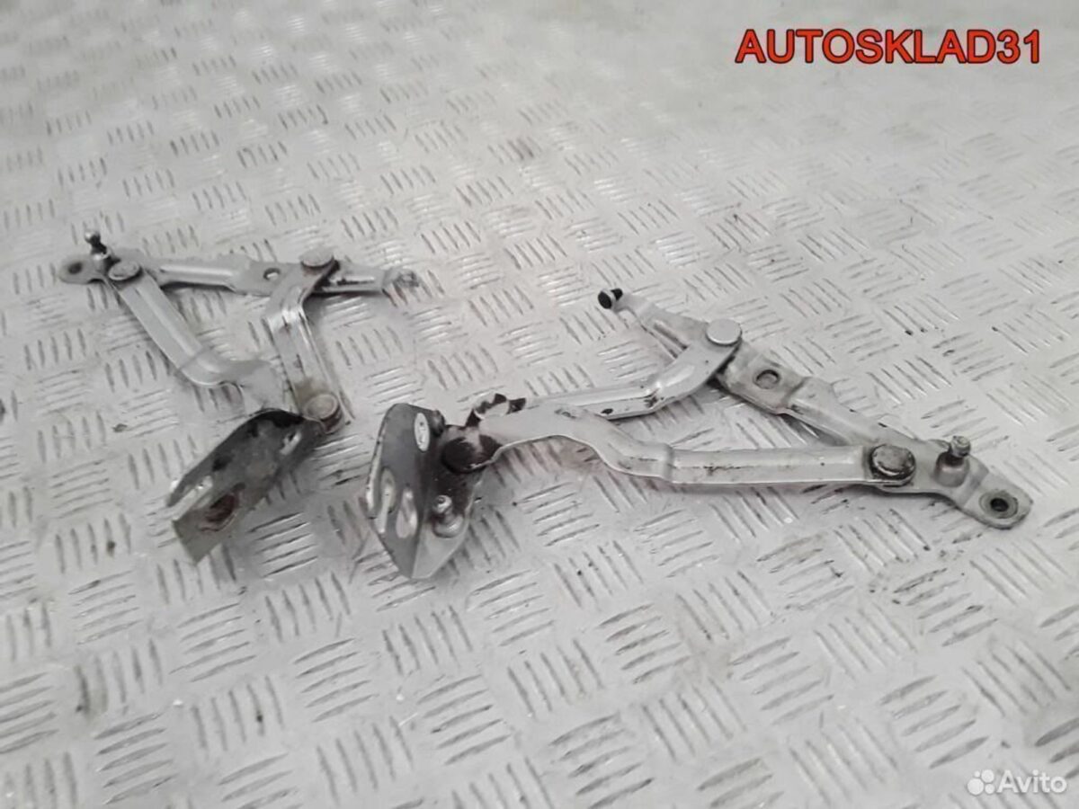 Петля крышки багажника VW Passat B5+ 3B5827301A - АвтоСклад31.рф - авторазборка контрактные б/у запчасти в г. Белгород