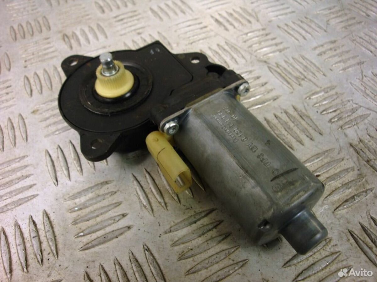 Моторчик стеклоподъёмника Ford Fusion 0130821939 - АвтоСклад31.рф - авторазборка контрактные б/у запчасти в г. Белгород