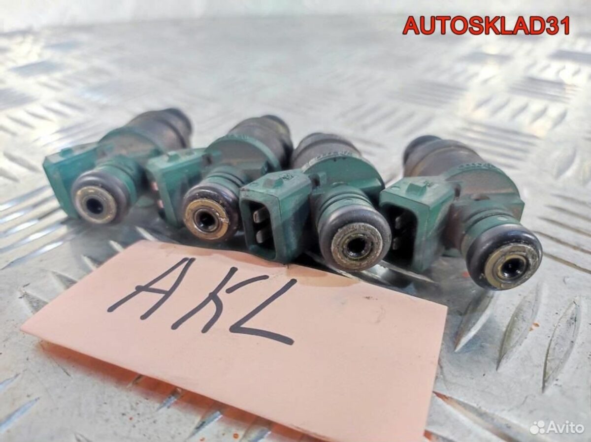 Форсунка топливная VW Golf 4 1,6 AKL 037906031AA - АвтоСклад31.рф - авторазборка контрактные б/у запчасти в г. Белгород