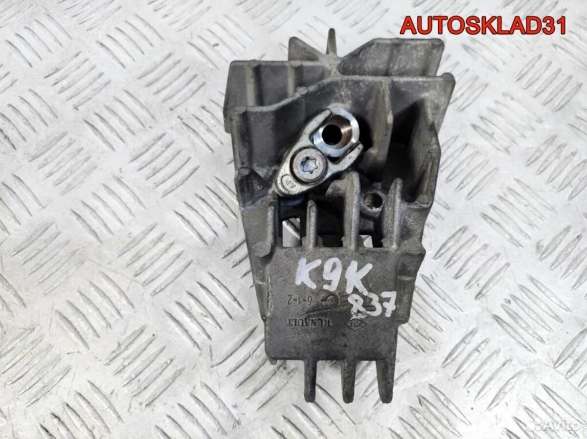 Кронштейн форсунки K9K Renault Megane 3 8200771226 - АвтоСклад31.рф - авторазборка контрактные б/у запчасти в г. Белгород