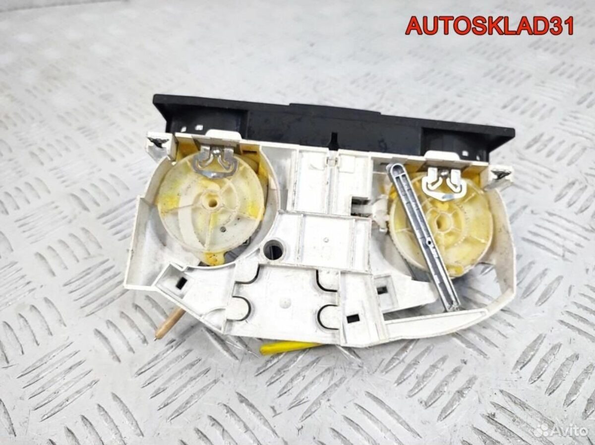 Блок управления отопителем VW Golf 1J0819045K - АвтоСклад31.рф - авторазборка контрактные б/у запчасти в г. Белгород