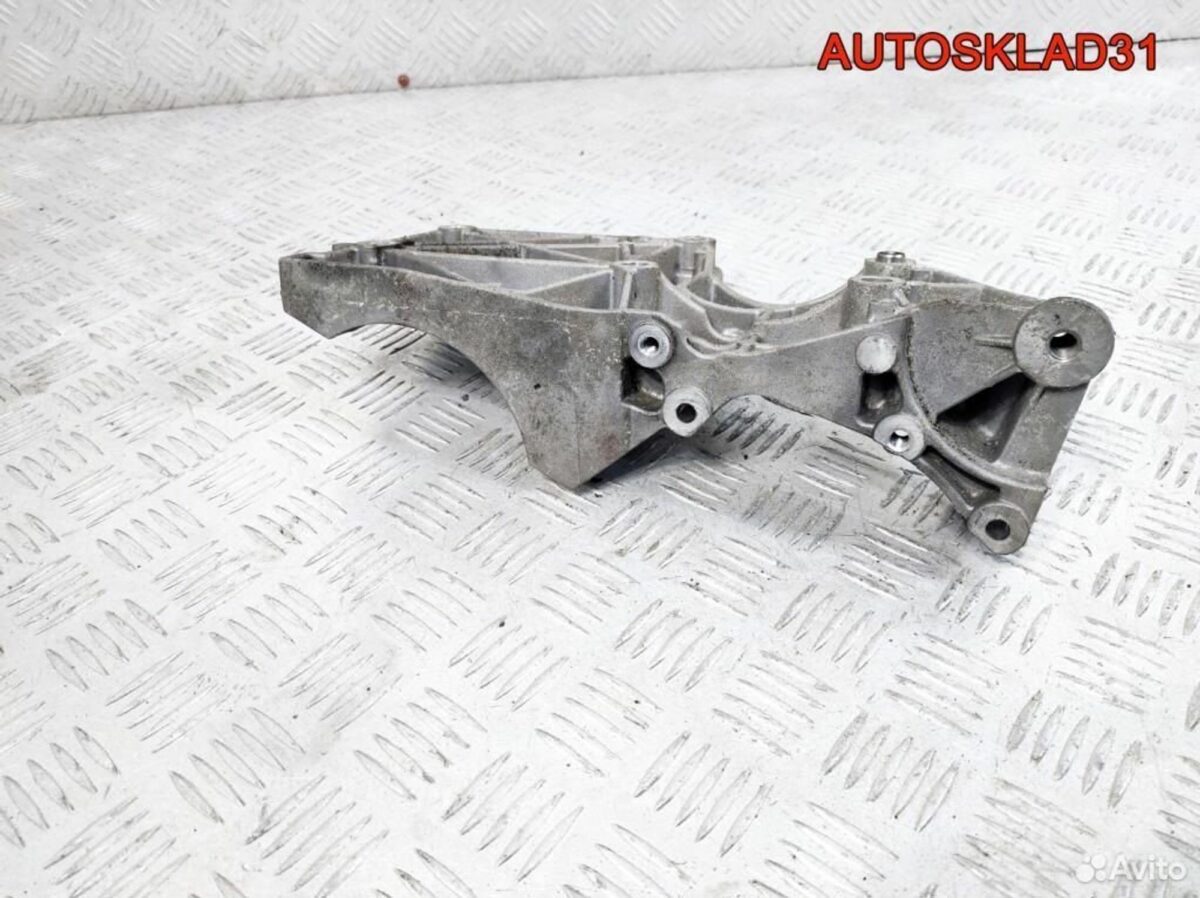 Кронштейн генератора VW Golf 5 2.0 BDK 03G903143A - АвтоСклад31.рф - авторазборка контрактные б/у запчасти в г. Белгород
