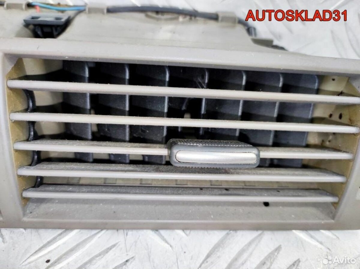 Дефлектор воздушный Audi A4 B6 8E0820951H - АвтоСклад31.рф - авторазборка контрактные б/у запчасти в г. Белгород