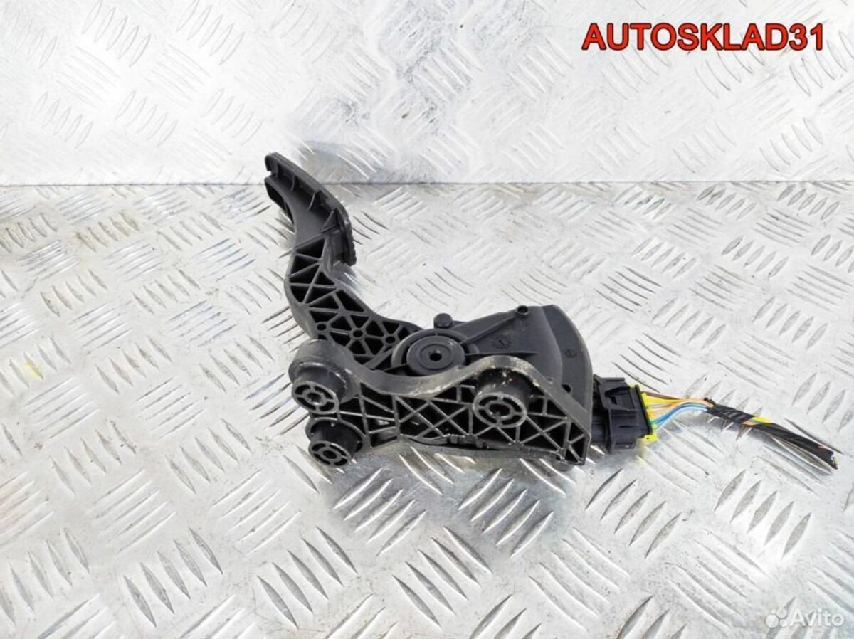 Педаль газа Kia Ceed 327002H300 - АвтоСклад31.рф - авторазборка контрактные б/у запчасти в г. Белгород
